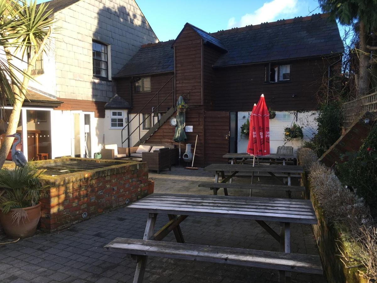 The White Hart Pub And Rooms Cranleigh Exterior foto