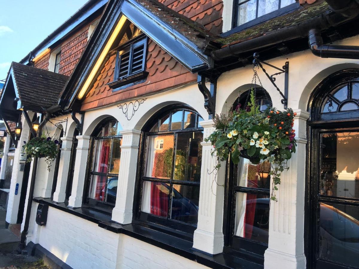 The White Hart Pub And Rooms Cranleigh Exterior foto
